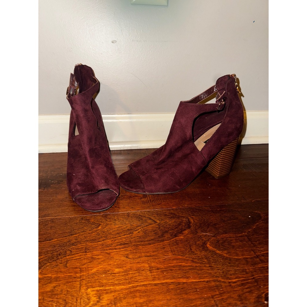 Parker & Sky Burgundy Faux Suede Peep Toe Cutout Block Heel Booties Size 9
